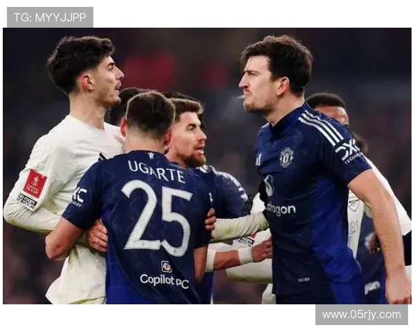 马奎尔与拉森对抗假摔反应引热议 马奎尔与拉森对抗假摔反应引热议